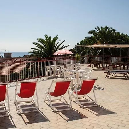 Casa Per Ferie Raggio Di Sole Couette-café *